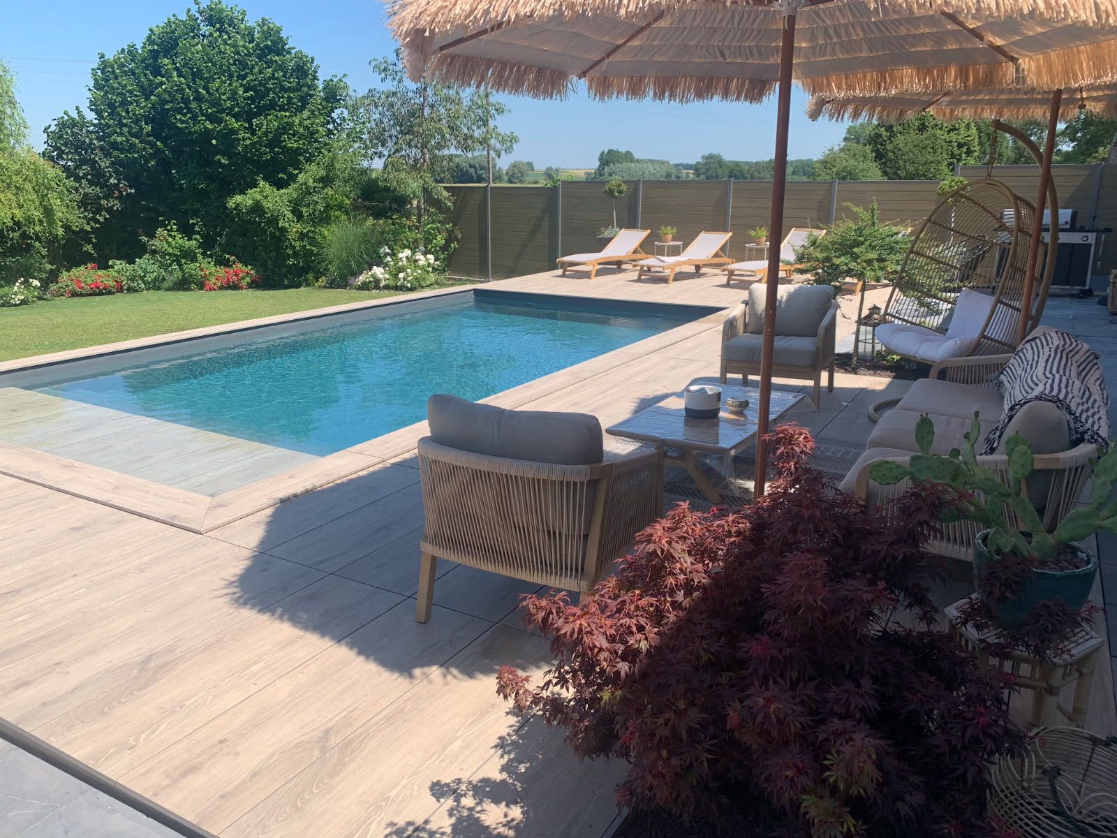 Piscine exterieur terminée